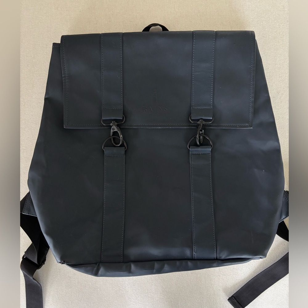 RAINS MSN waterproof backpack messenger bag 💦 navy - Picture 3 of 12